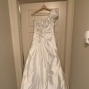 Maggie Sottero Couture NWT A-Line Wedding Dress 🤩